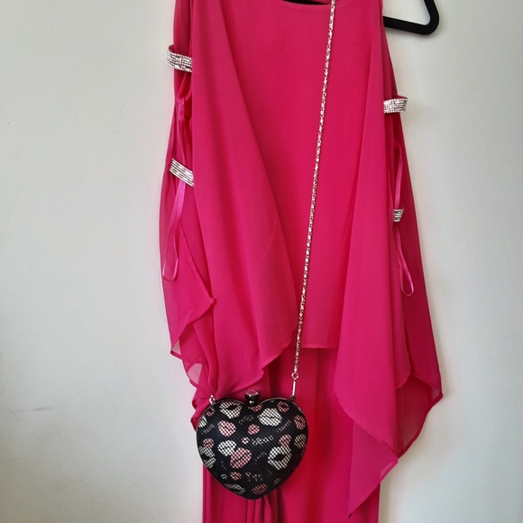 Adorable Lollipops Paris Heart Crossbody Clutch - Picture 3 of 6